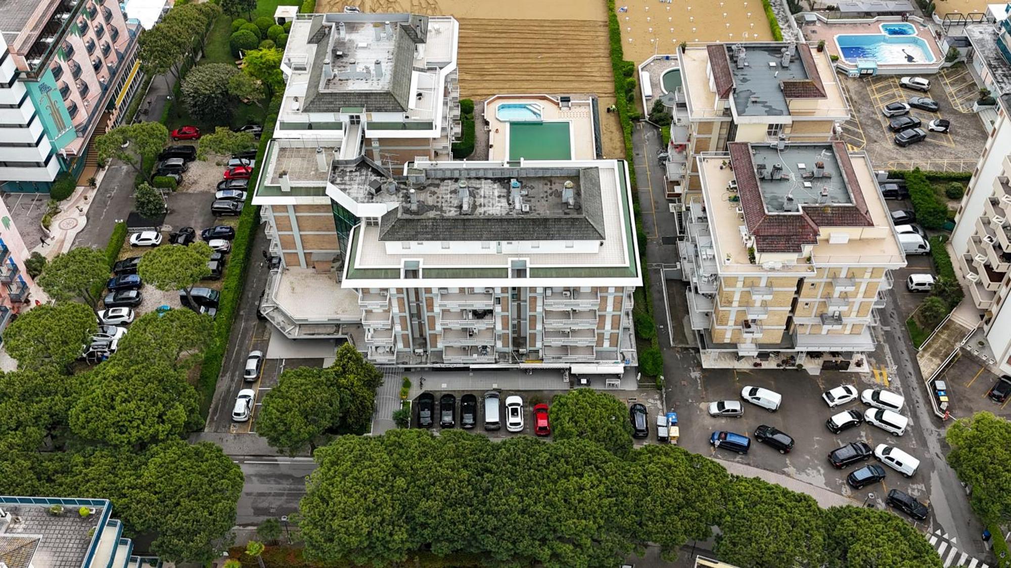 Jesolo Beach! Fronte Mare - Piscina Park E Posto Spiaggia Inclusi Exterior foto